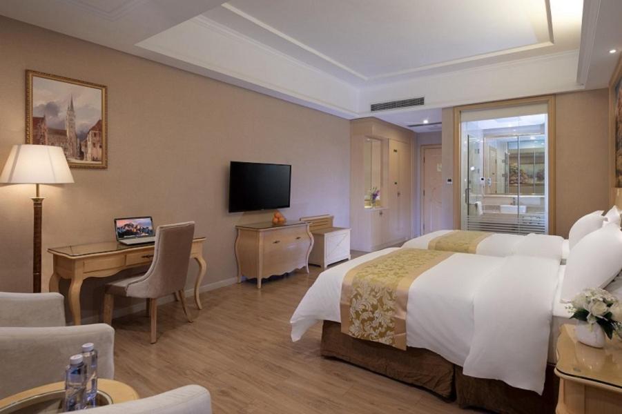Vienna Hotel Guangzhou Baiyun Airport ภายนอก รูปภาพ