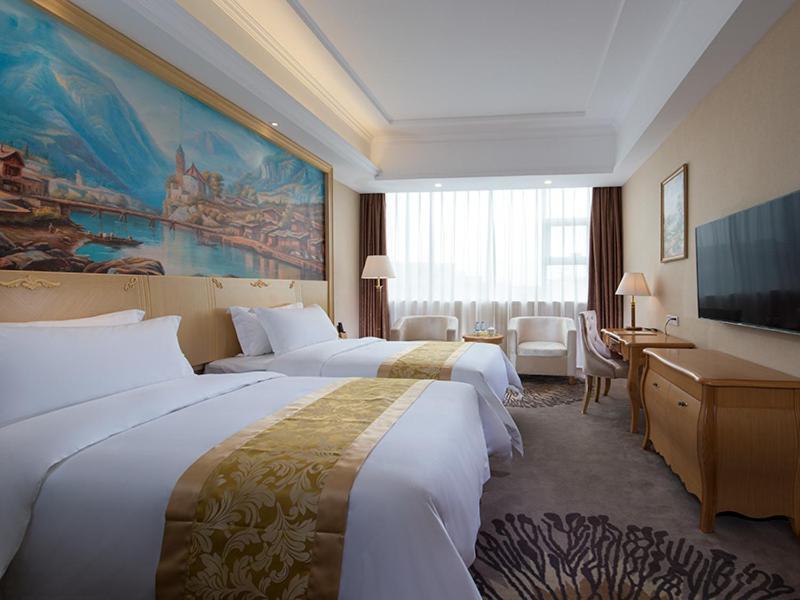 Vienna Hotel Guangzhou Baiyun Airport ภายนอก รูปภาพ